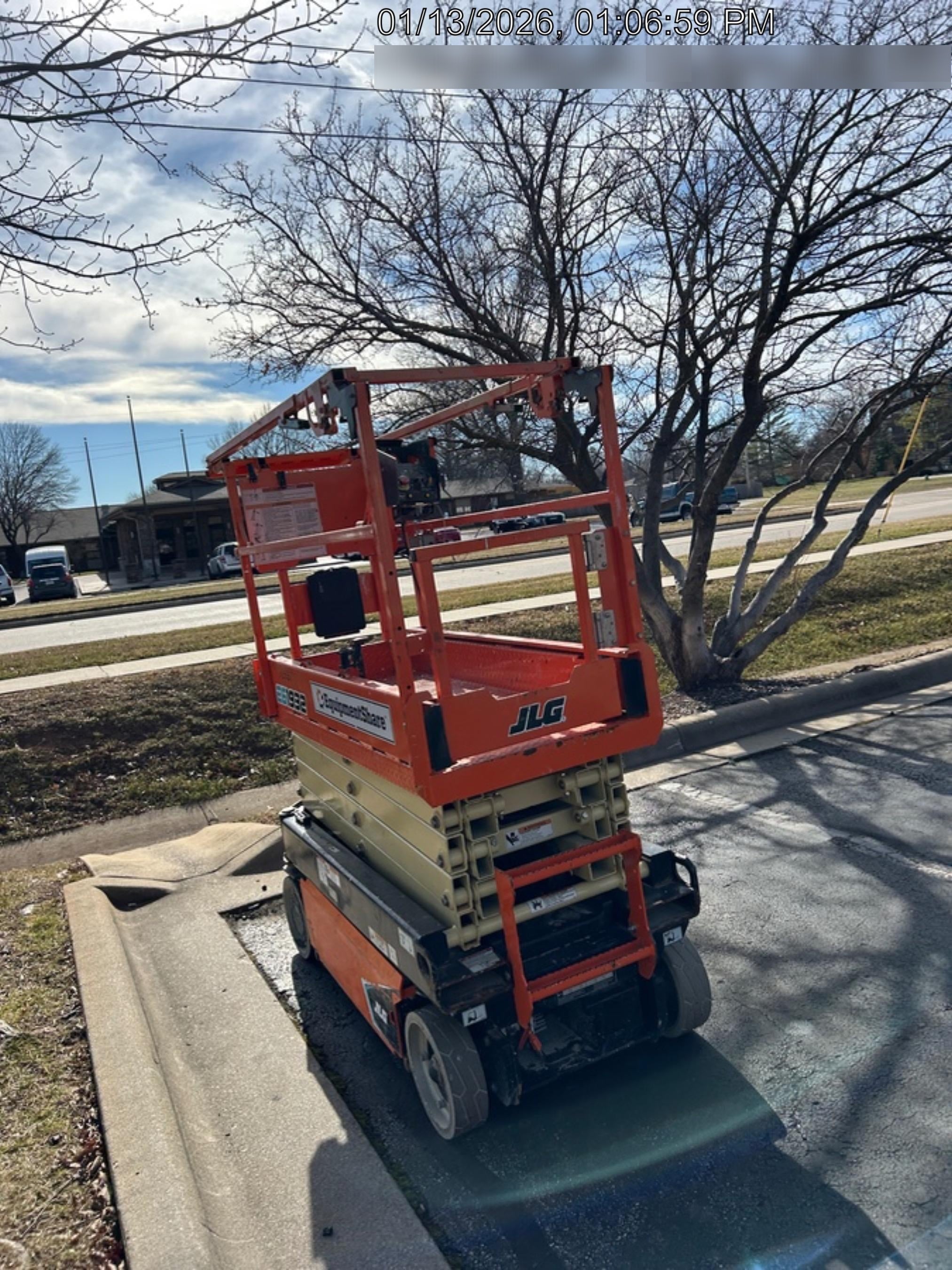 2021 JLG ES1932