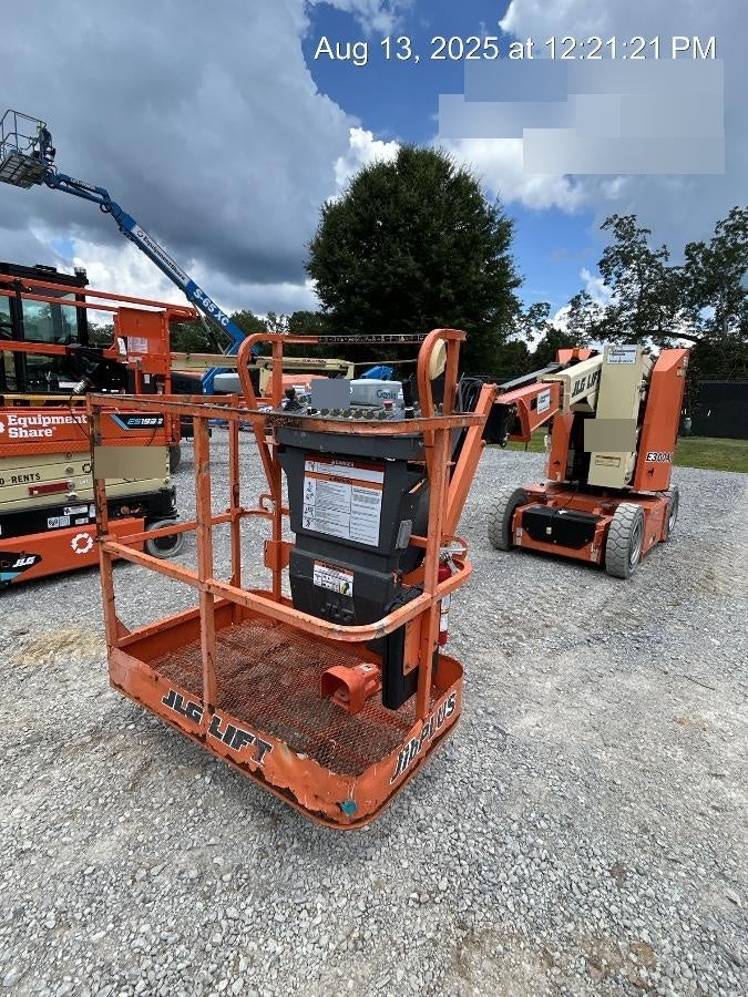 2019 JLG E300AJP