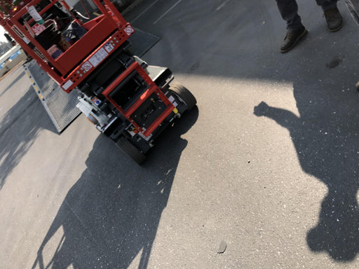 2020 Skyjack SJIII-3219 Solid NM Tires, Half height spring hinged entry gate, Dual Beacons, 800W Inverter