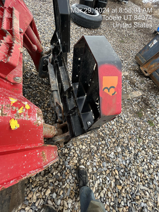 2021 TAKEUCHI 48" Pallet Forks - Takeuchi