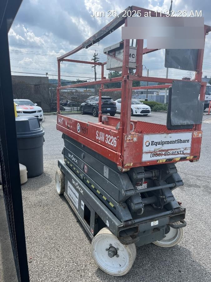 2015 Skyjack SJIII-3226 SkyJack 3226 26' Scissor Lift