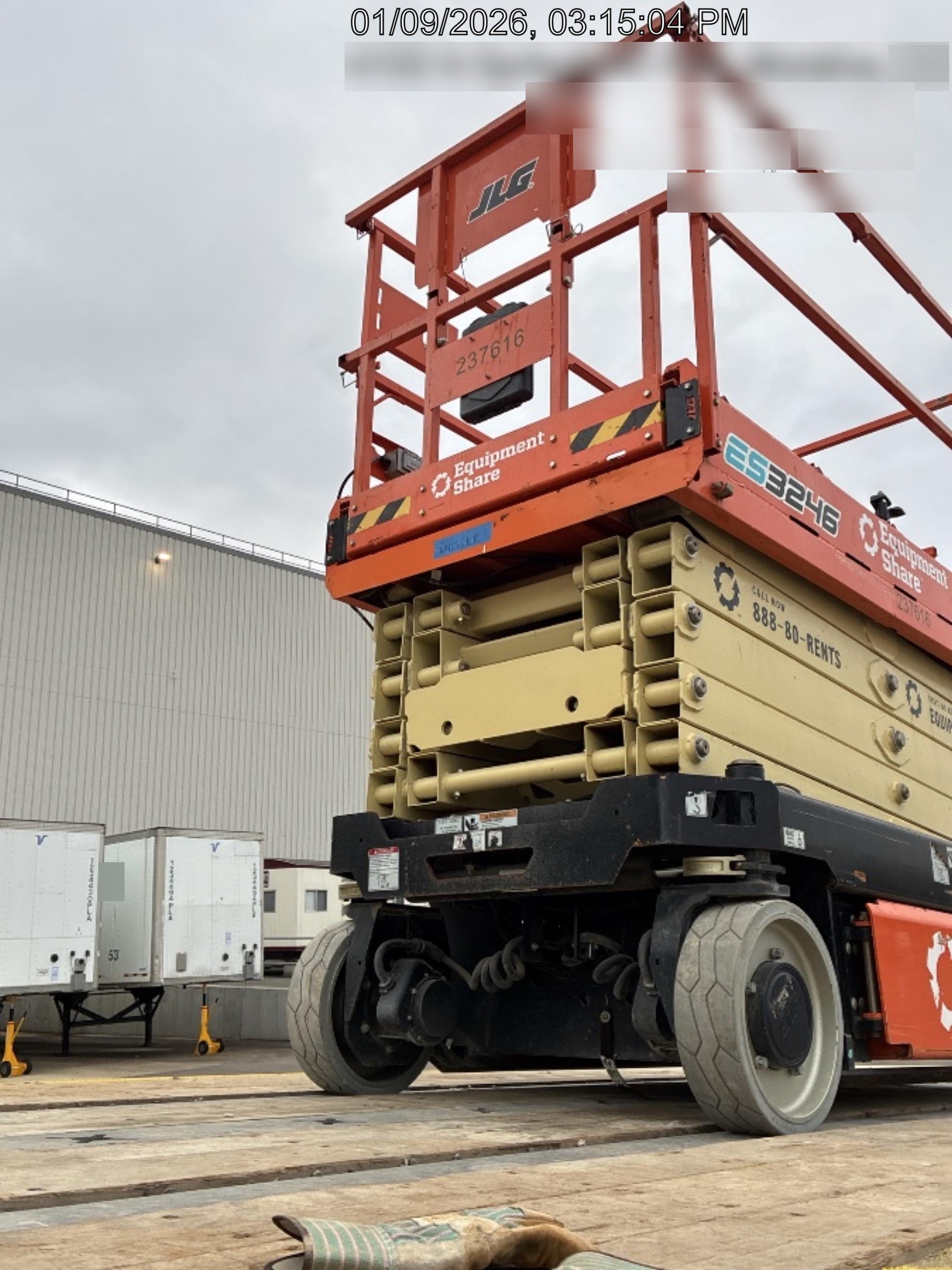 2022 JLG ES3246