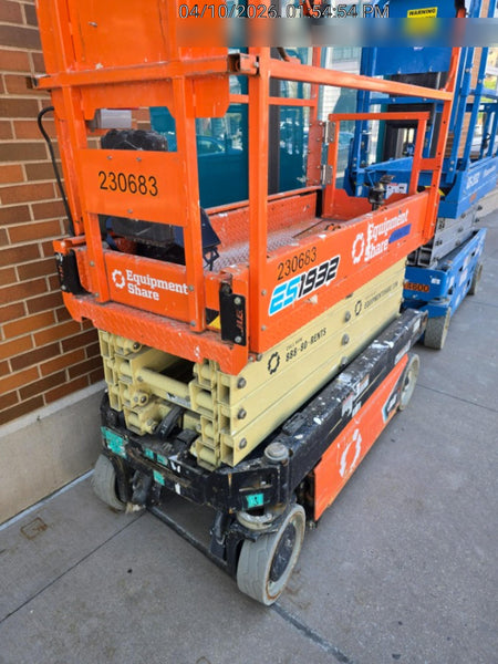 2022 JLG ES1932