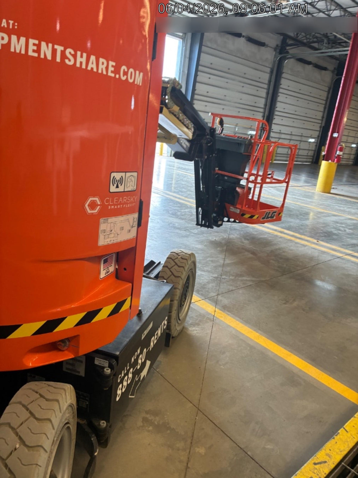 2025 JLG E300AJP