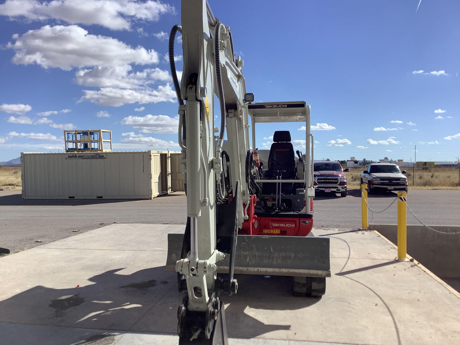 2021 TAKEUCHI TB250-2