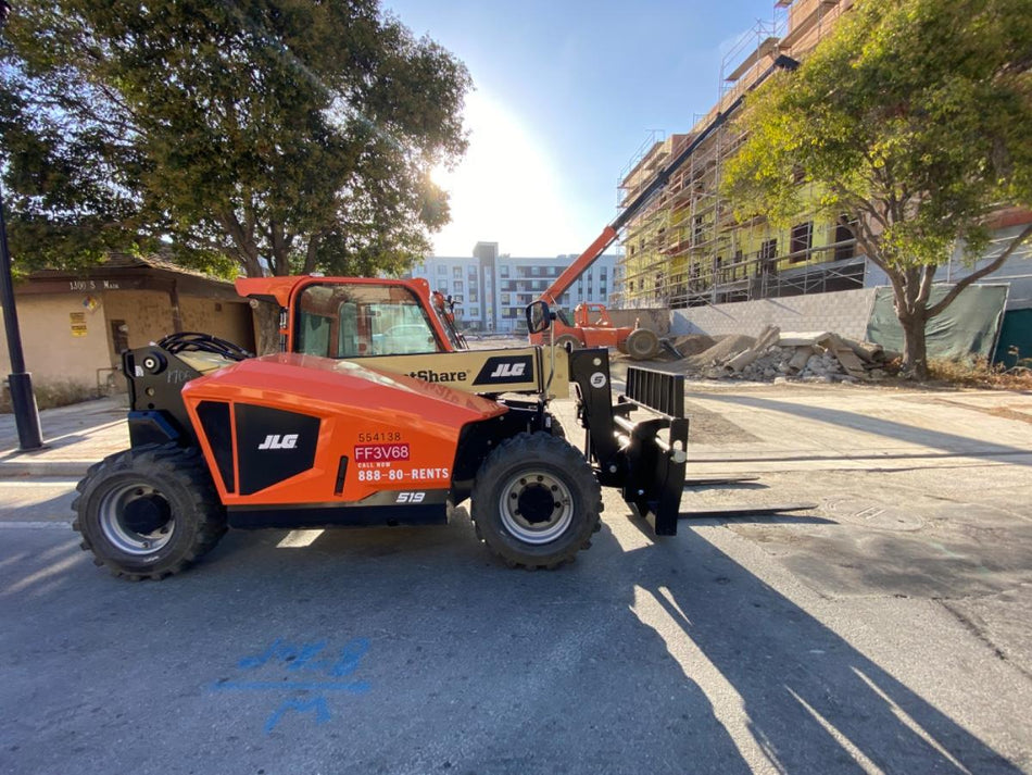2025 JLG 519