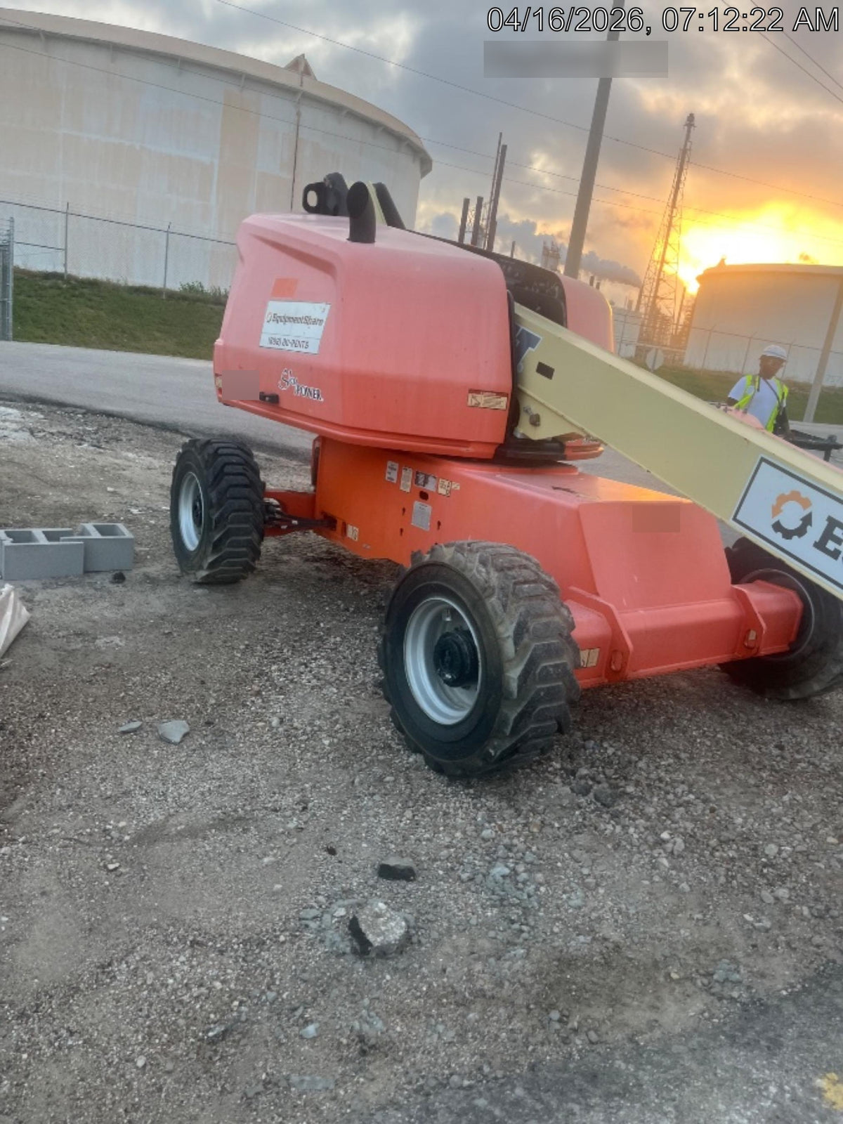 2019 JLG 400S