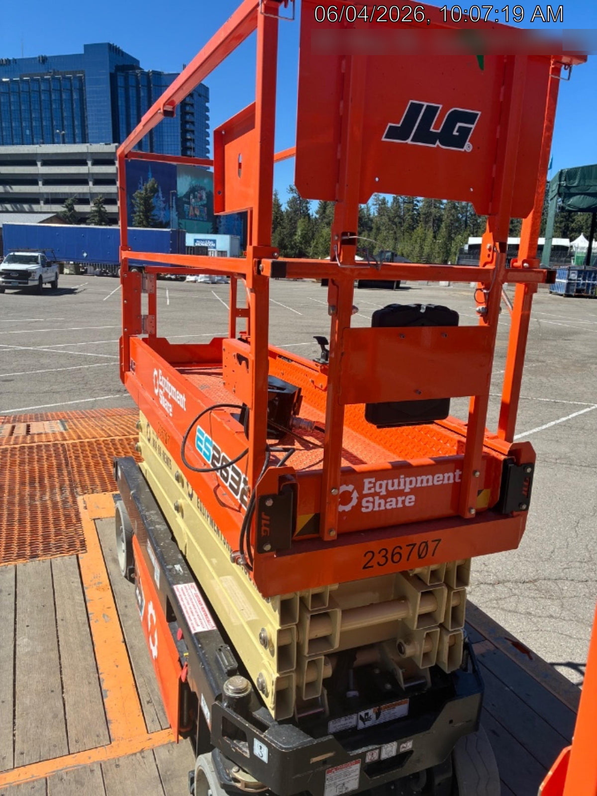 2022 JLG ES2632
