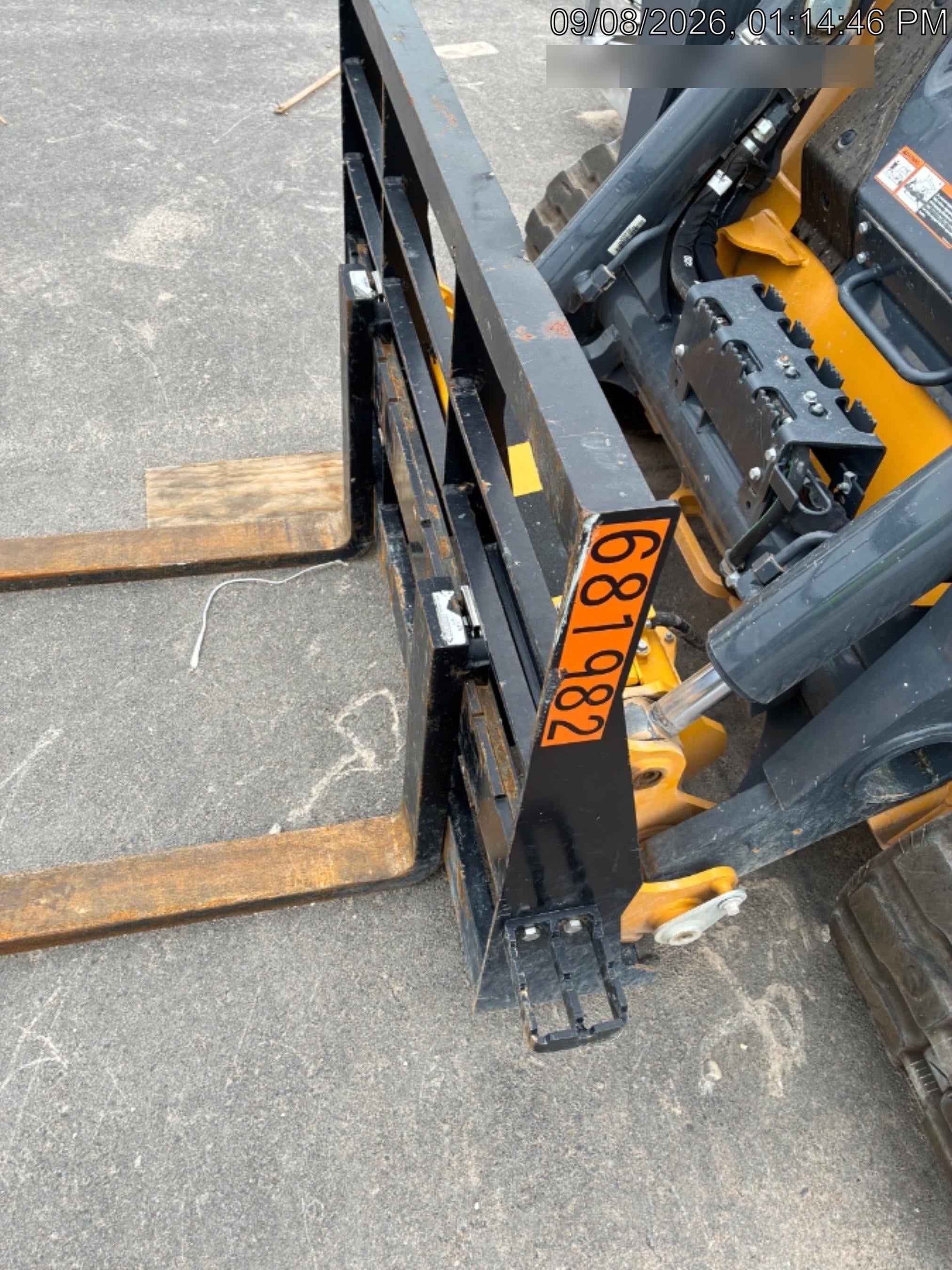 2026 ARROW MATERIAL HANDLING 72" Pallet Forks - Arrow