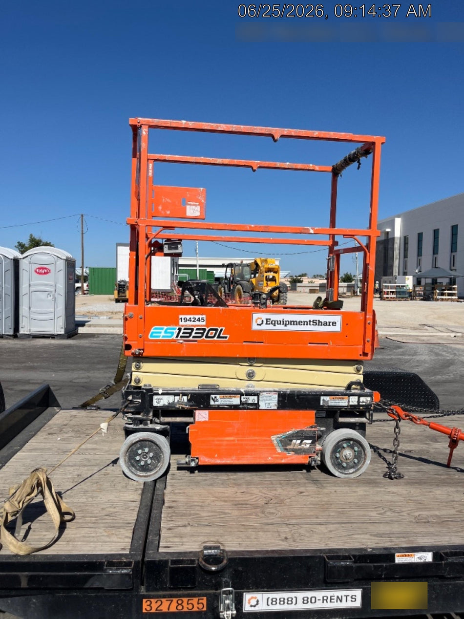 2021 JLG ES1330L