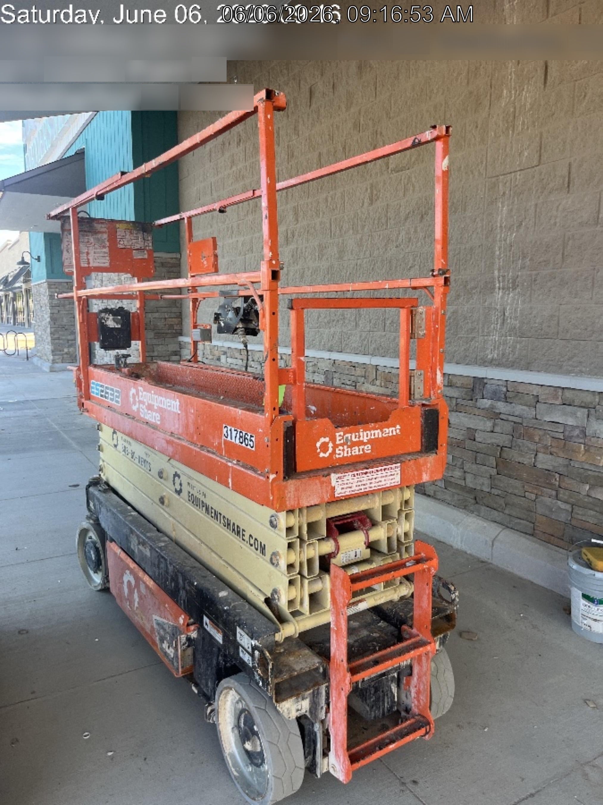 2023 JLG ES2632