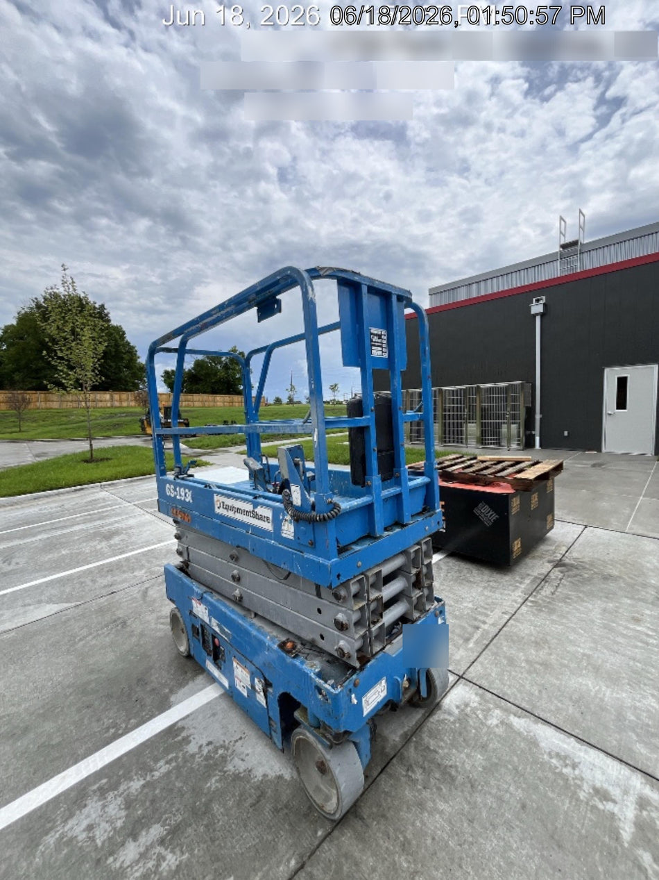 2019 Genie GS-1930 Fixed rails with chain Entry