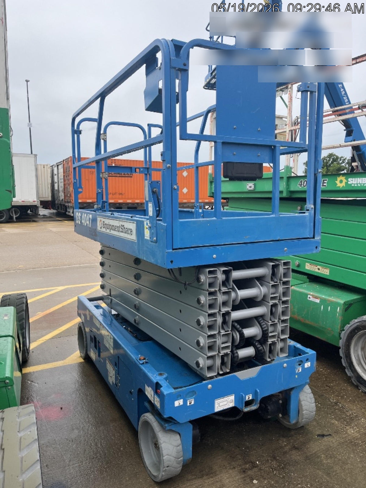 2019 Genie GS-4047 Folding rails with half height swing gate