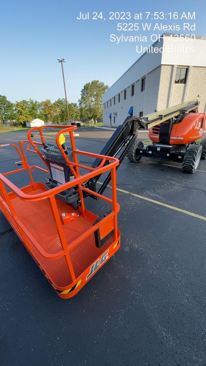 2023 JLG 600AJ