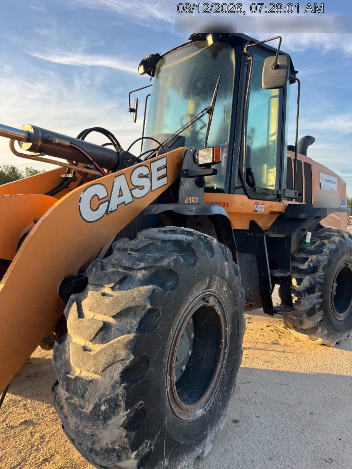 2018 Case 721G CLOSED CAB, 1 FUNCTION, JRB 416 STYLE HYD COUPLER