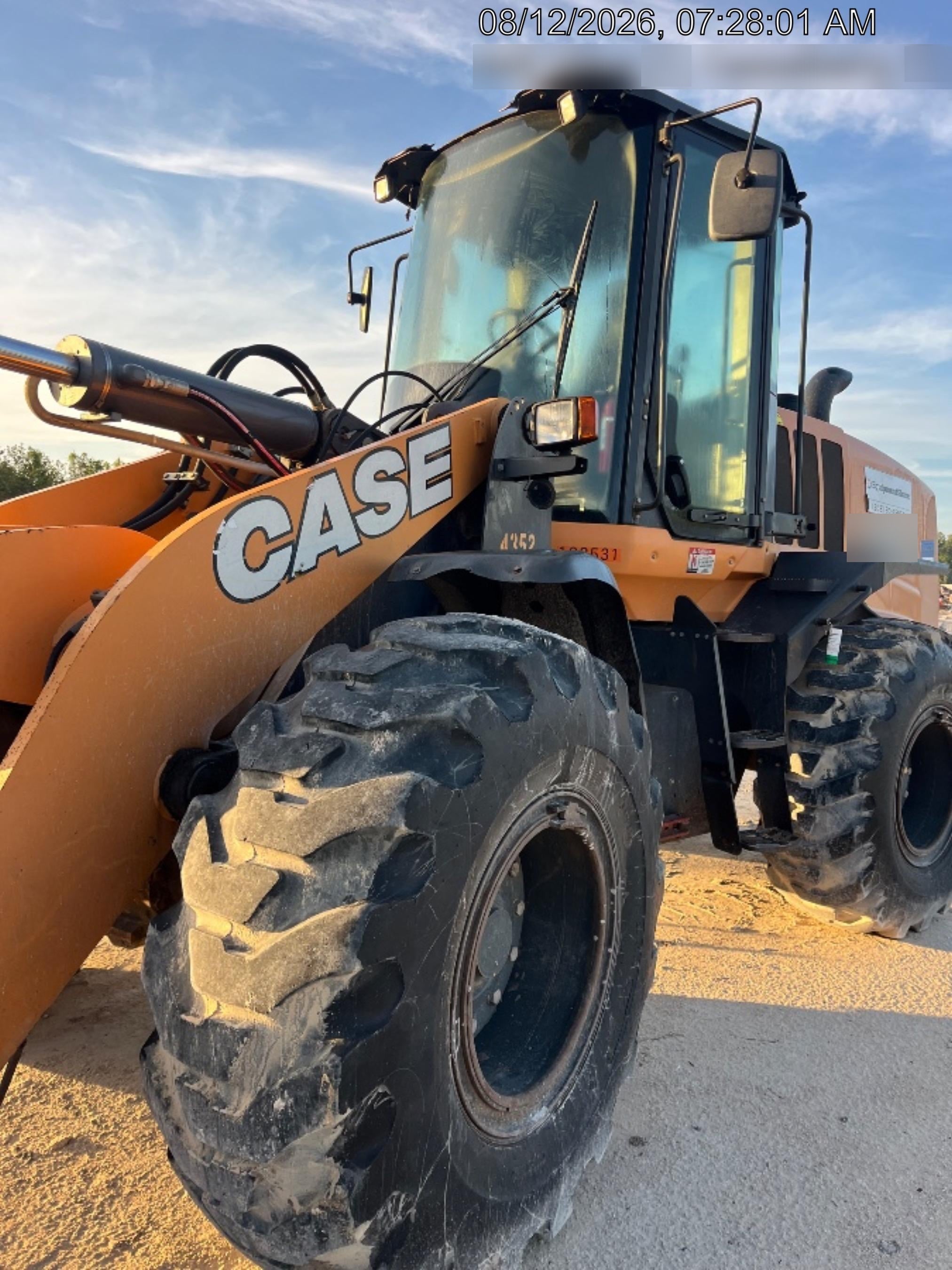 2018 Case 721G CLOSED CAB, 1 FUNCTION, JRB 416 STYLE HYD COUPLER