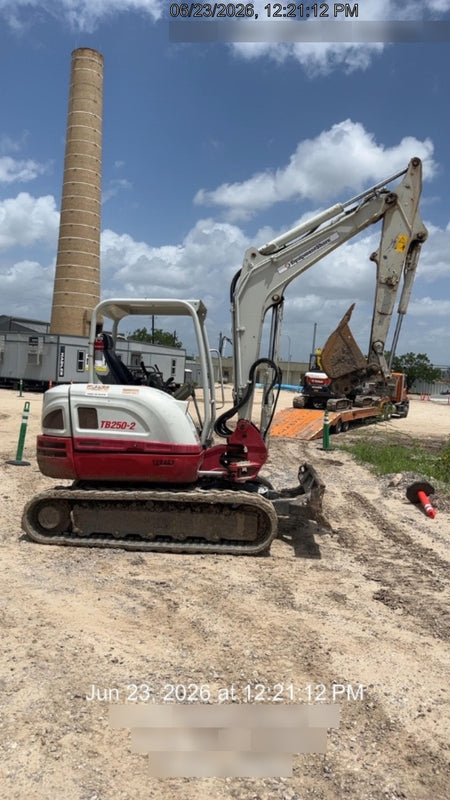 2021 TAKEUCHI TB250-2