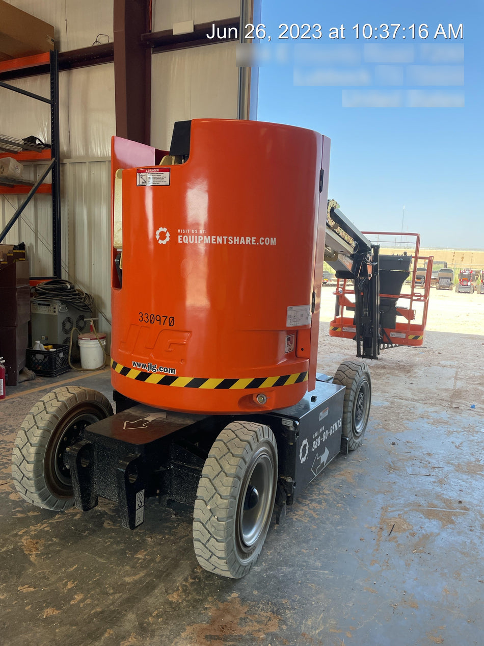 2023 JLG E300AJP