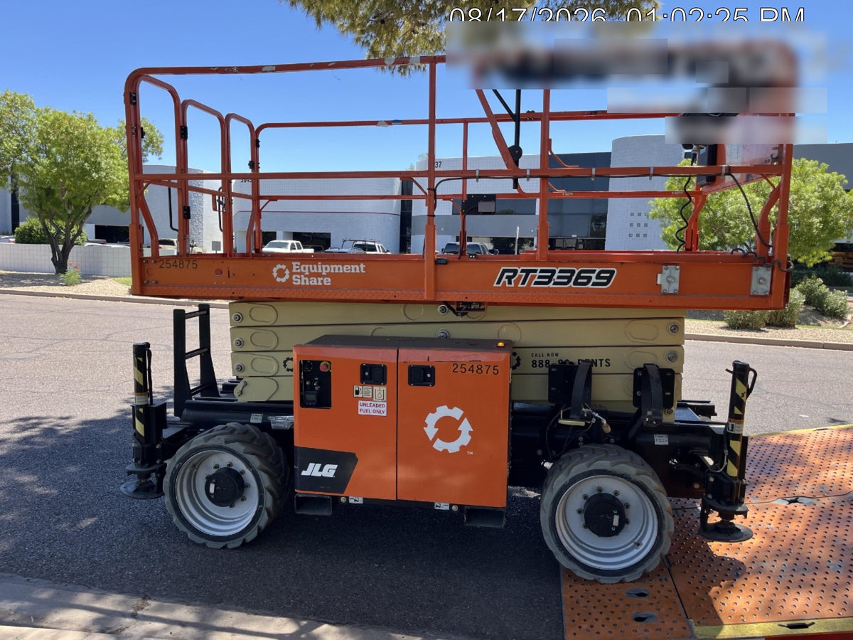 2022 JLG RT3369