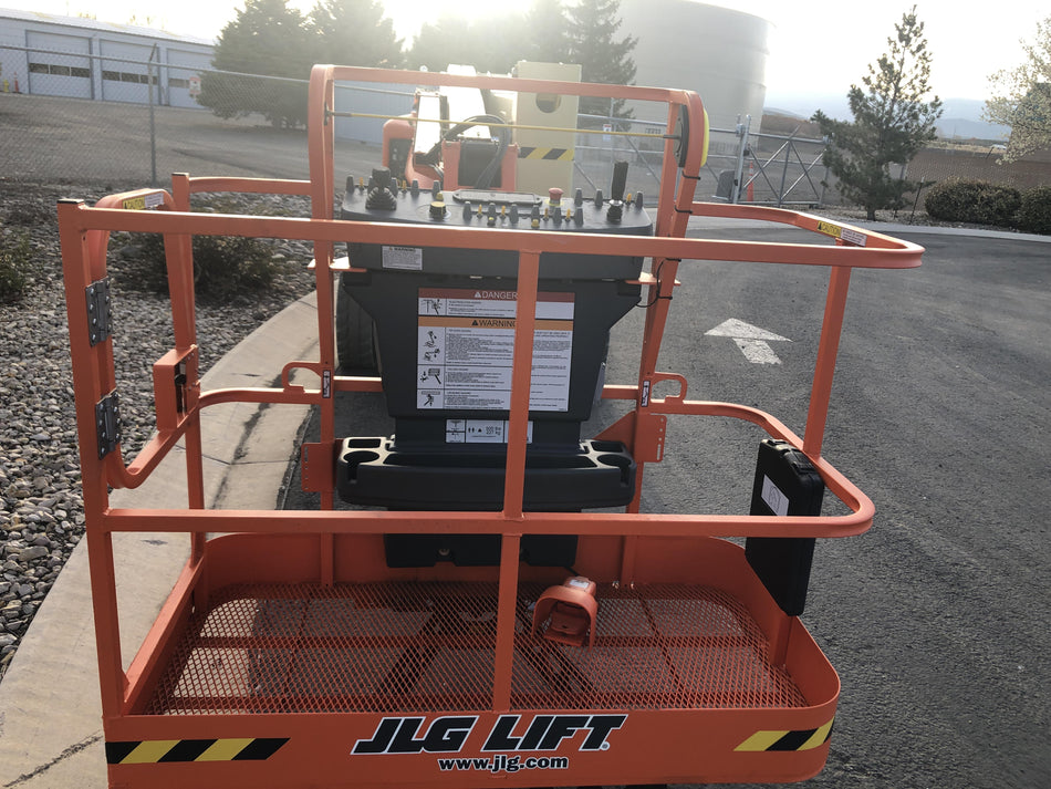 2021 JLG E450AJ