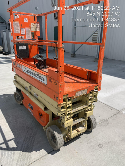 2017 JLG 1930ES Standard Options