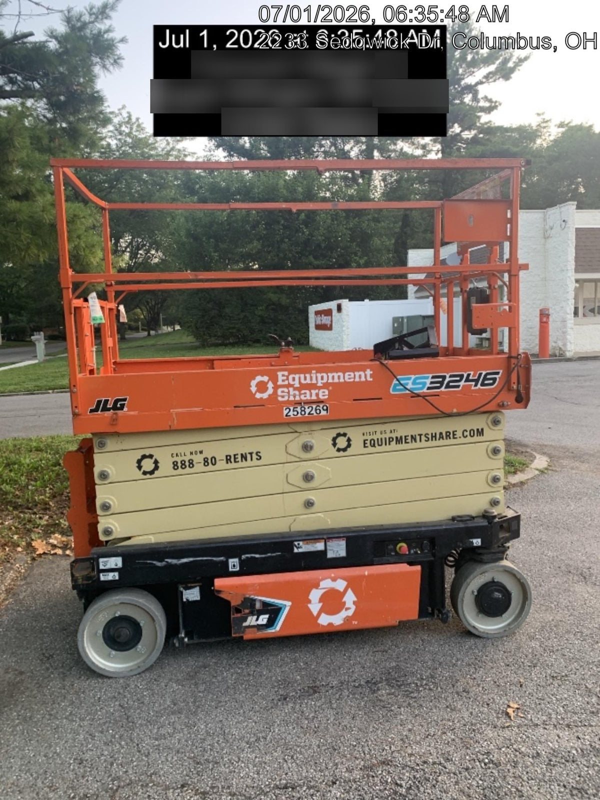 2022 JLG ES3246