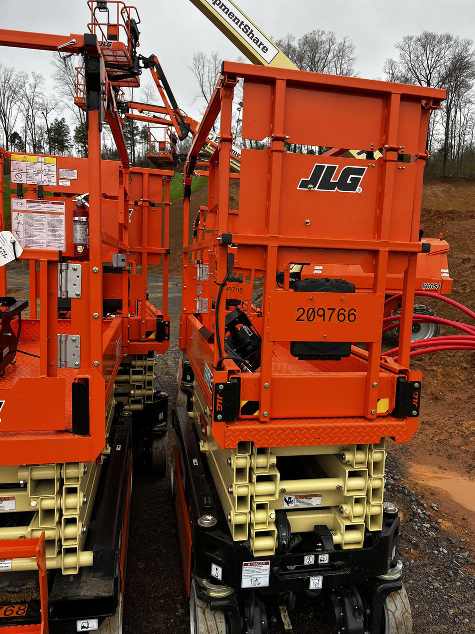 2022 JLG ES1932