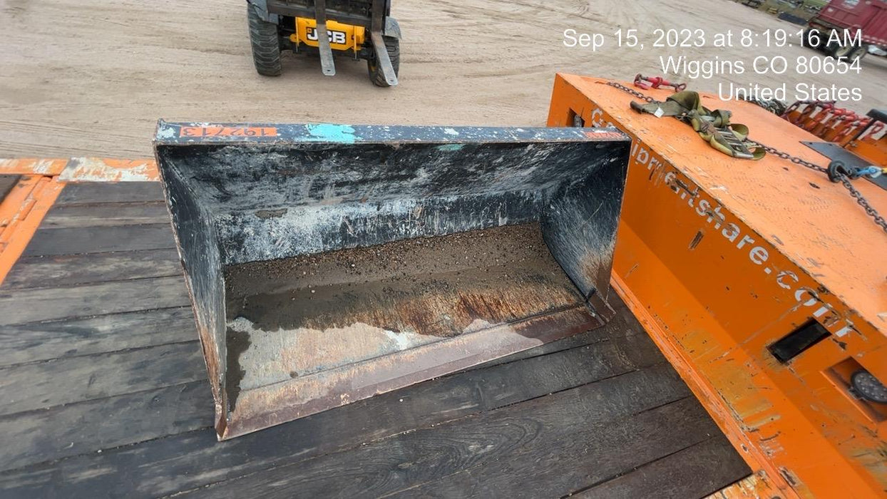 2016 SKYTRAK 70" Bucket, Telehandler 6k-7k