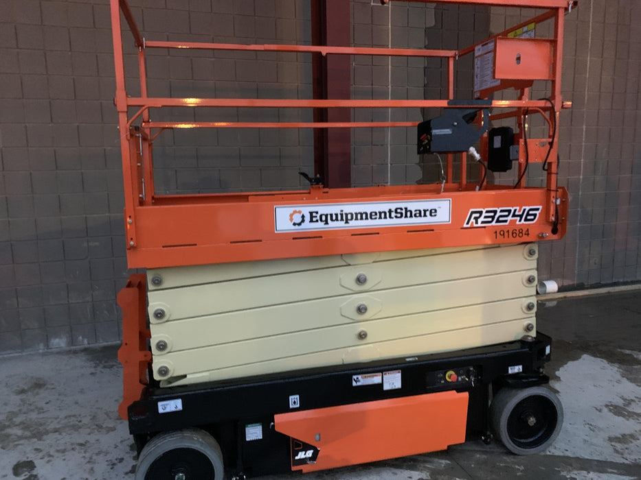 2021 JLG R3246