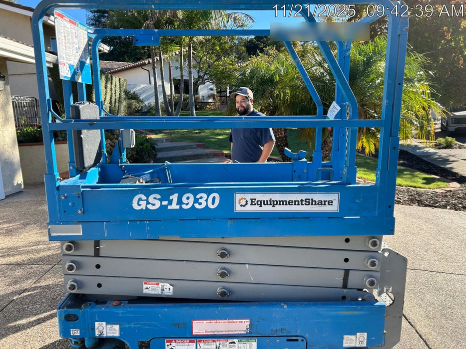 2020 Genie GS-1930 Fixed rails with chain entry gate - Pre A92.20, 800W Inverter