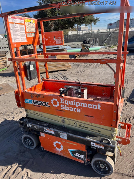 2022 JLG ES1330L