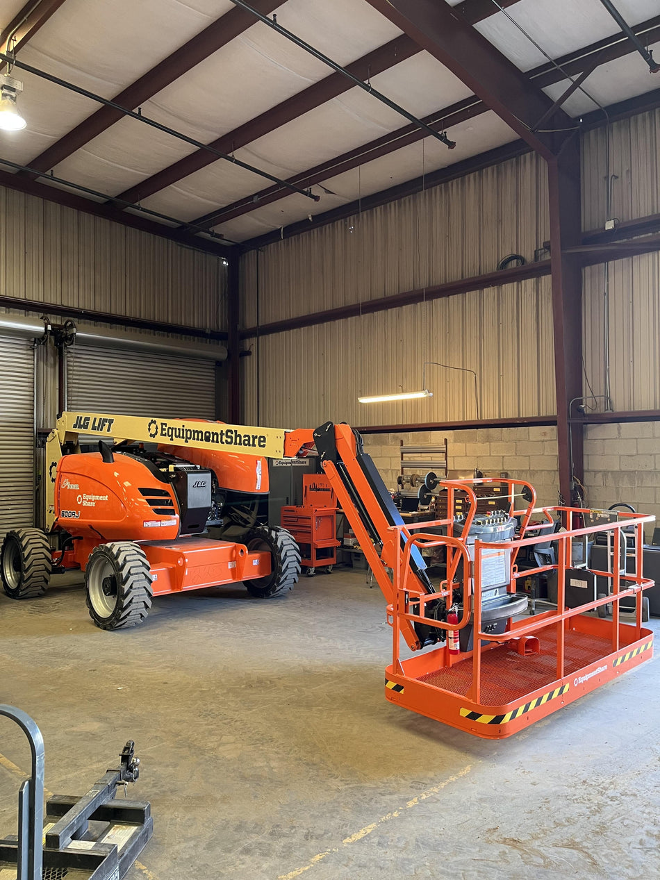 2023 JLG 600AJ