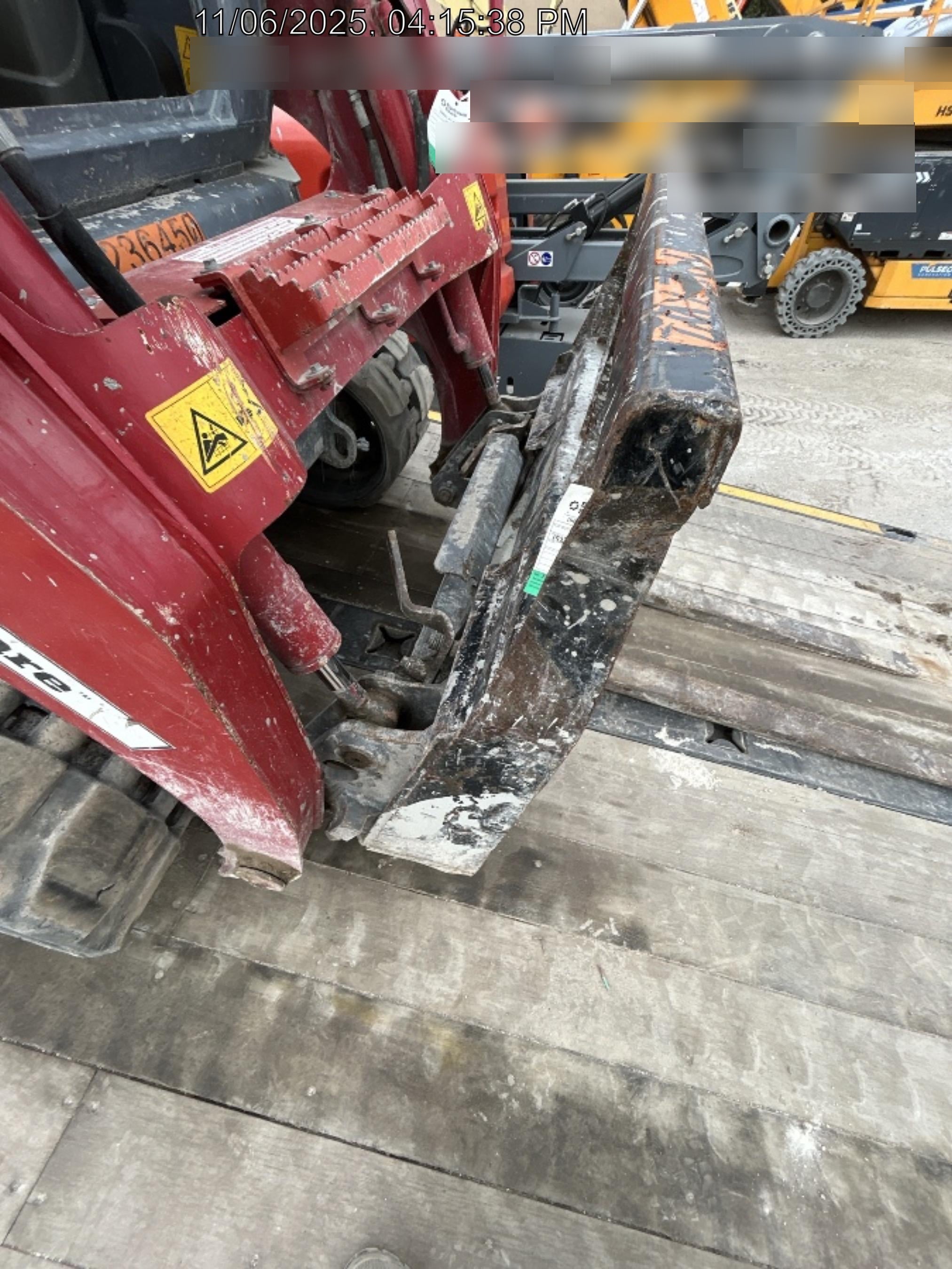 2017 FLECO 24" Pallet Forks - Fleco