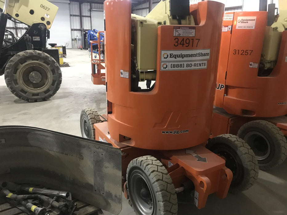 2019 JLG E300AJP