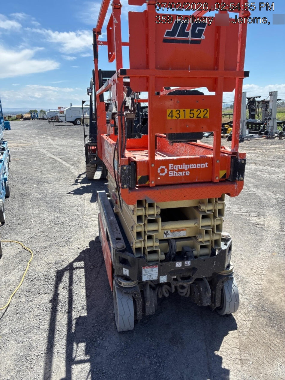 2024 JLG ES1932