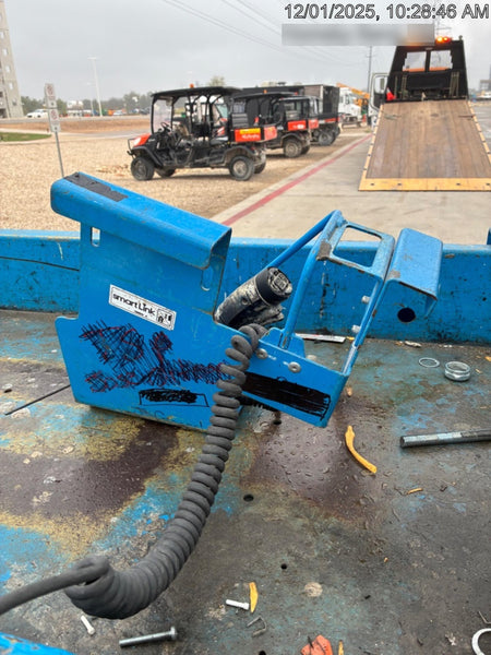 2019 Genie GS-2632 Folding rails with half height swing gate