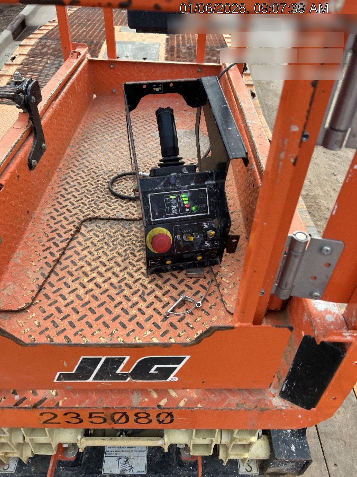 2022 JLG ES1330L
