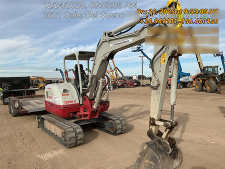 2021 TAKEUCHI TB250-2