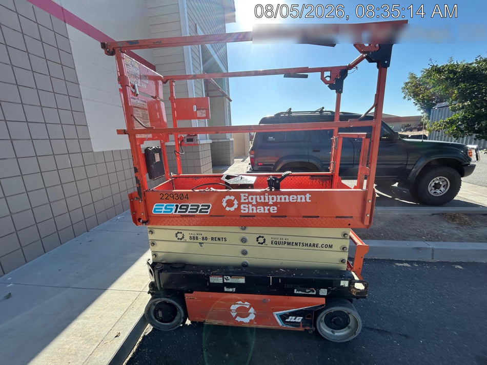 2022 JLG ES1932