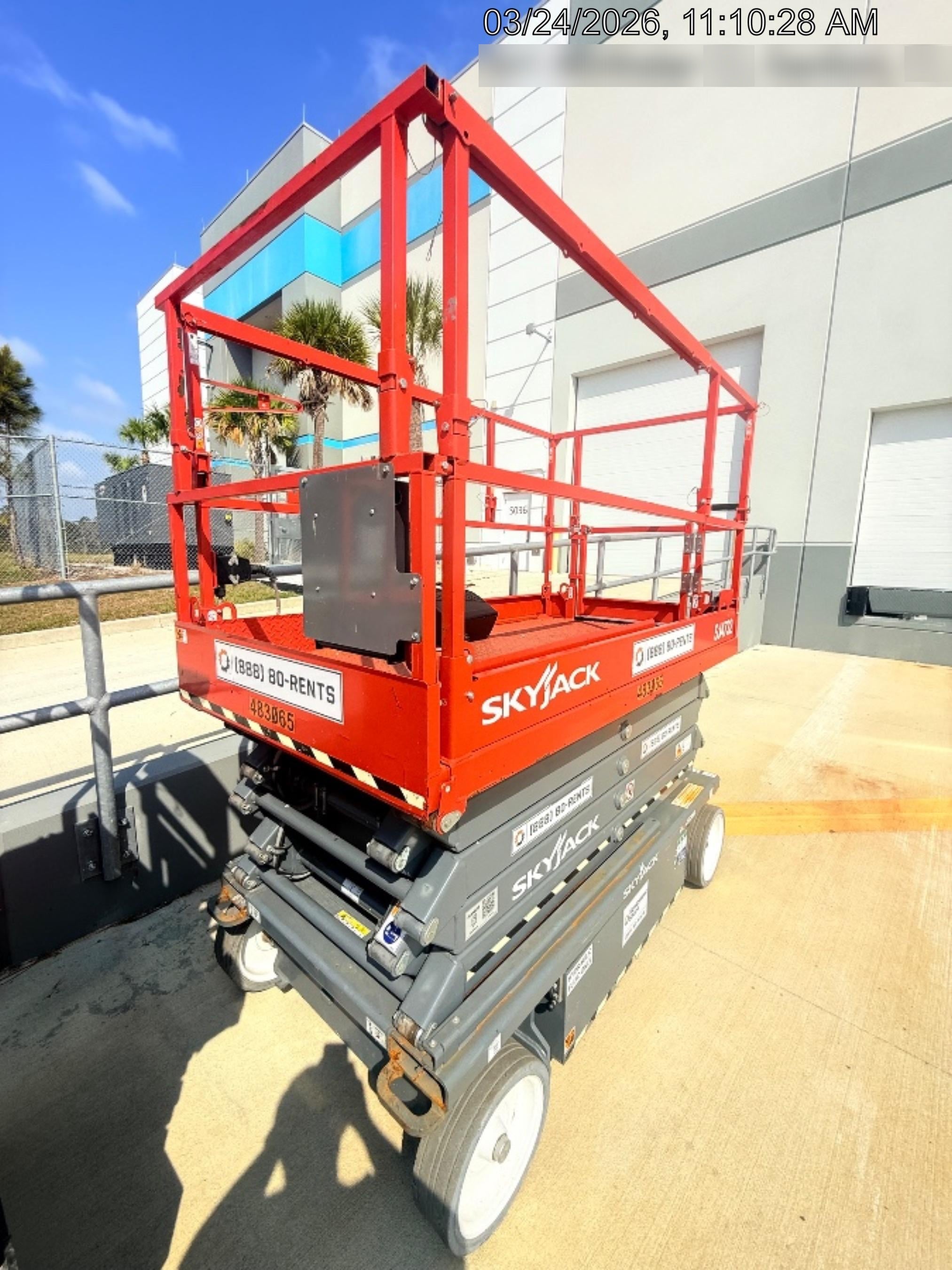 2025 JLG ES3246