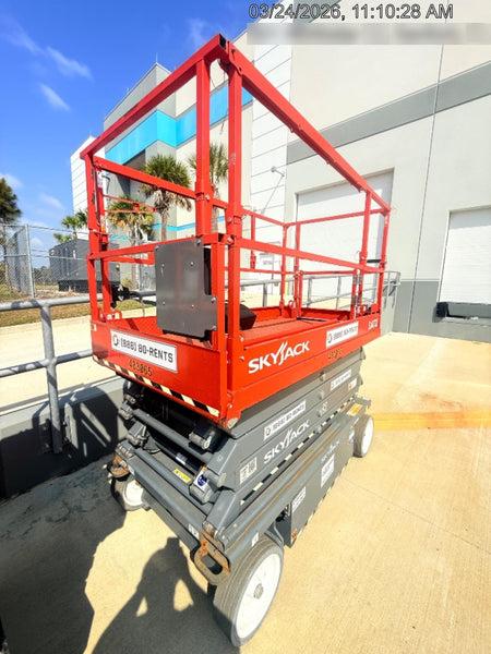 2025 JLG ES3246