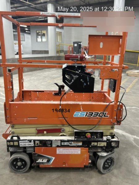 2021 JLG ES1330L