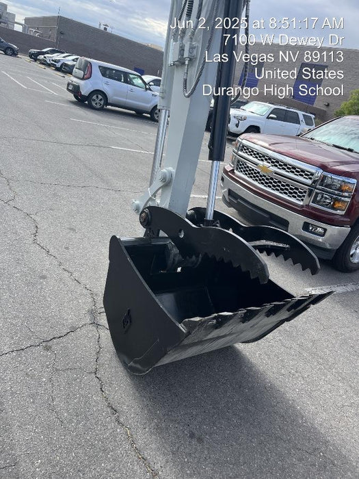 2025 TAKEUCHI 36" Bucket - Takeuchi