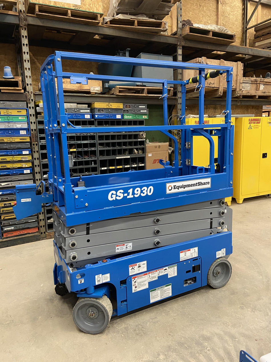 2020 Genie GS-1930 Solid Non Marking Tires, Beacon, Folding rails with half height swing gate