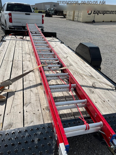 2026 WERNER 40' Fiberglass Ladder