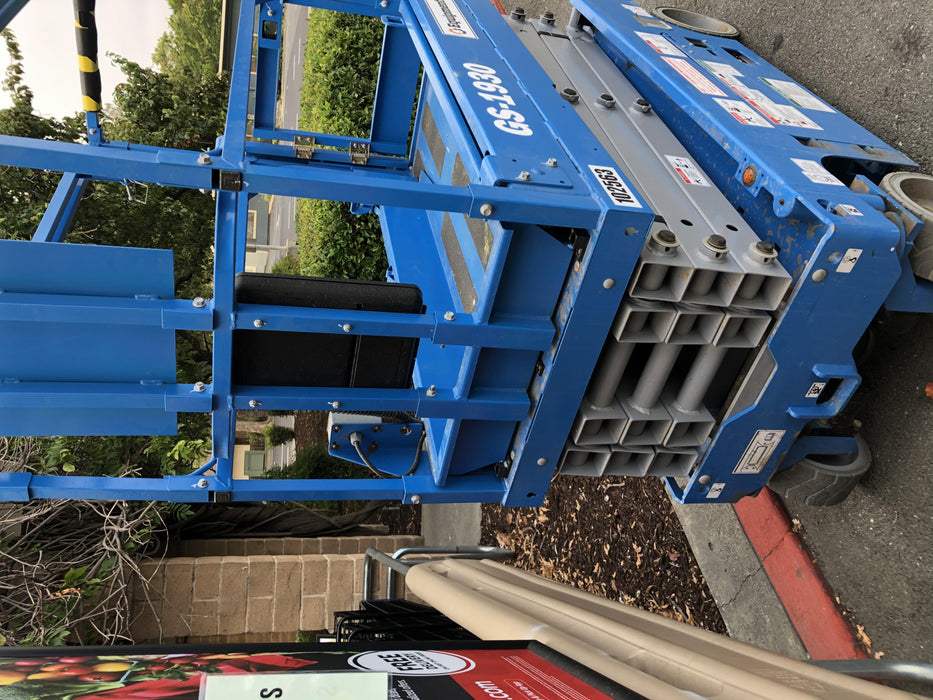 2020 Genie GS-1930 Solid Non Marking Tires, Beacon, Folding rails with half height swing gate, 800W Inverter