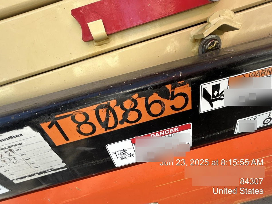 2021 JLG ES1932