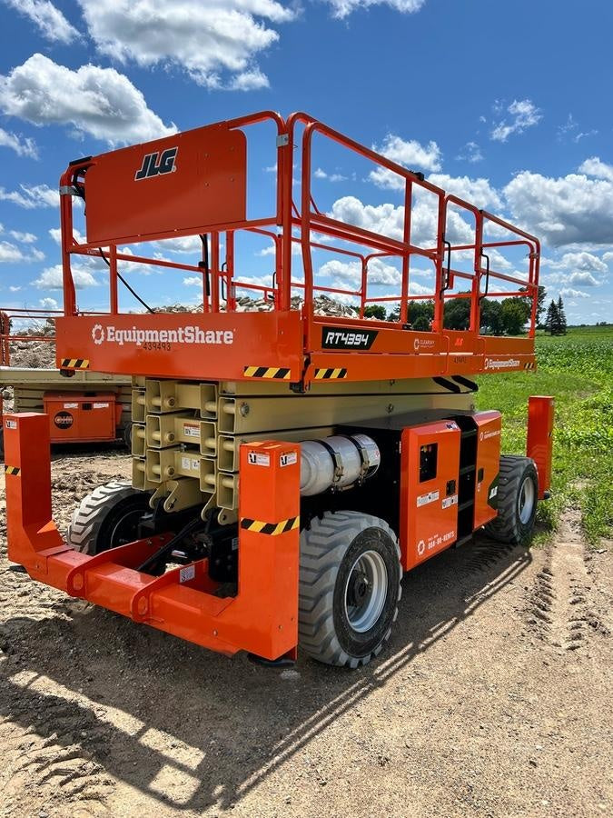 2024 JLG RT4394