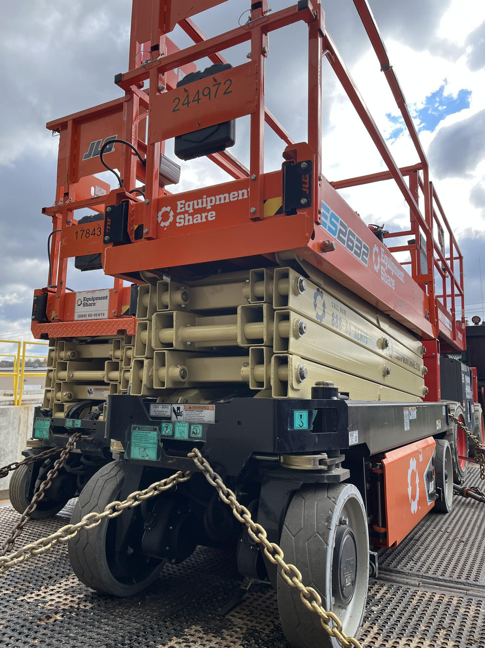 2022 JLG ES2632