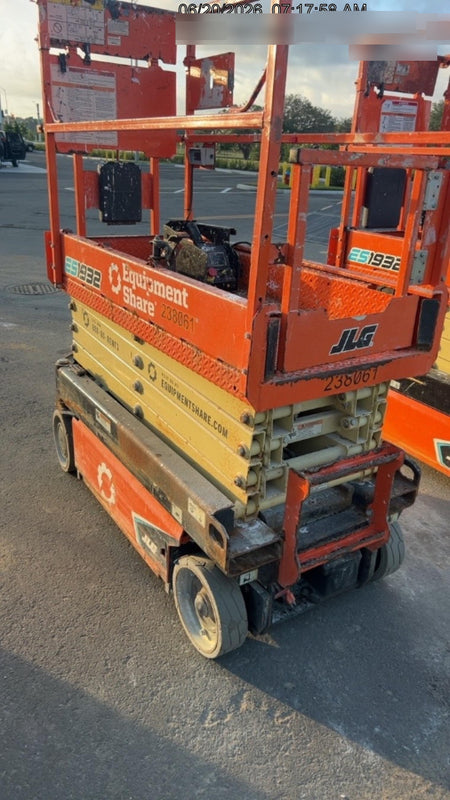 2022 JLG ES1932